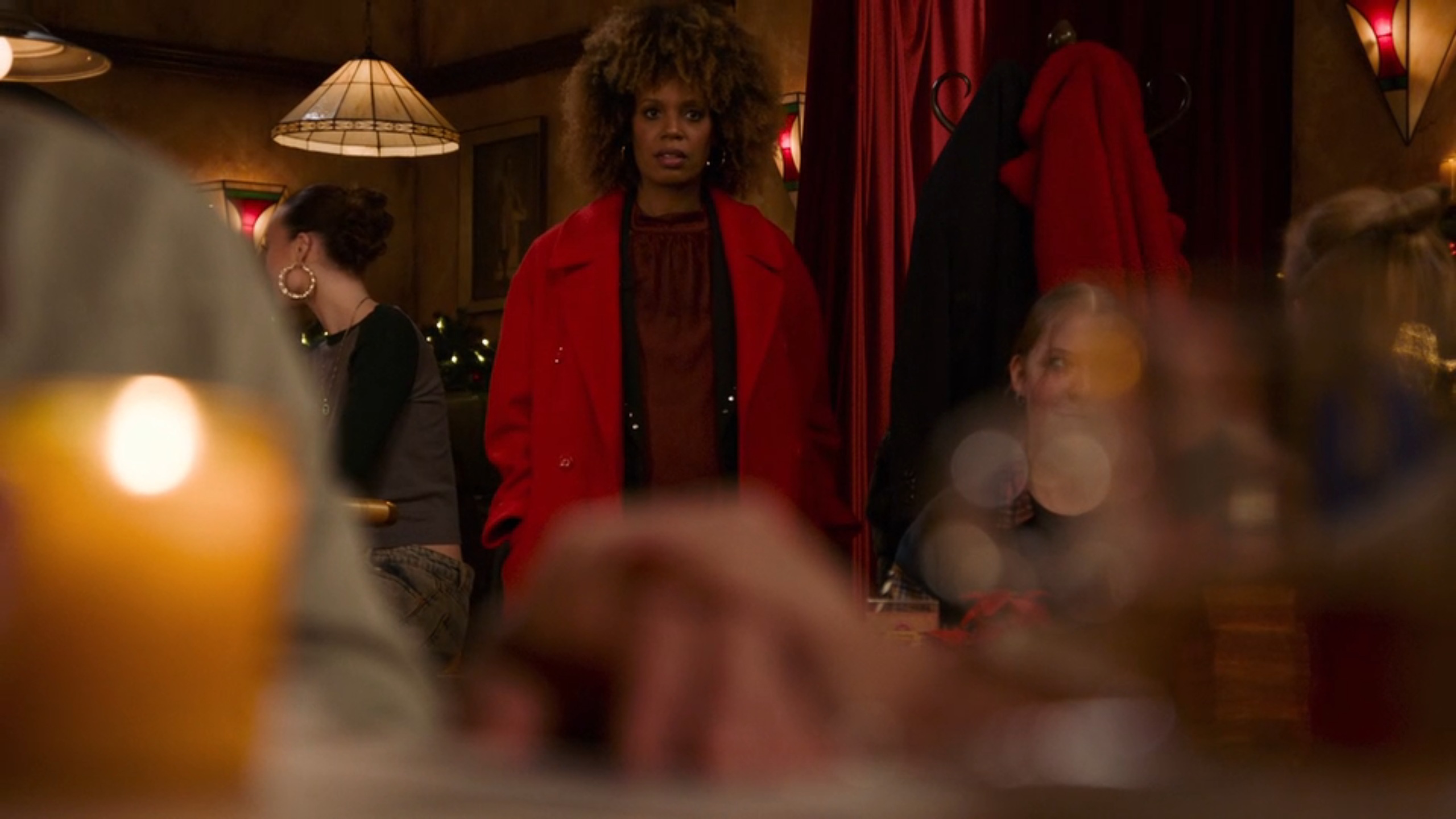 Elisa vreest dat Shanti haar plek inneemt